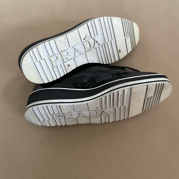 Prada Black Oxford Shoes - Picture 4 of 8